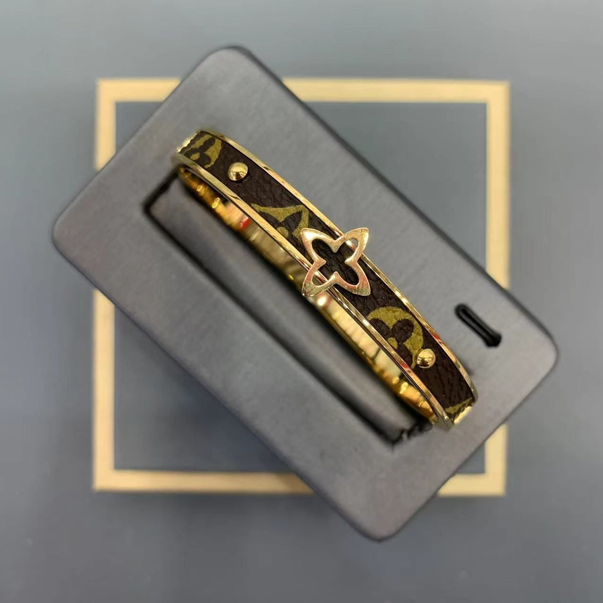 Fashion Retro VL diamond  bracelet