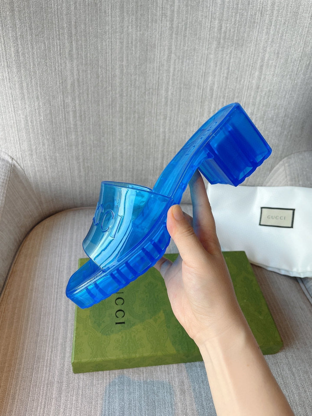 G u c c i new 2021 slides